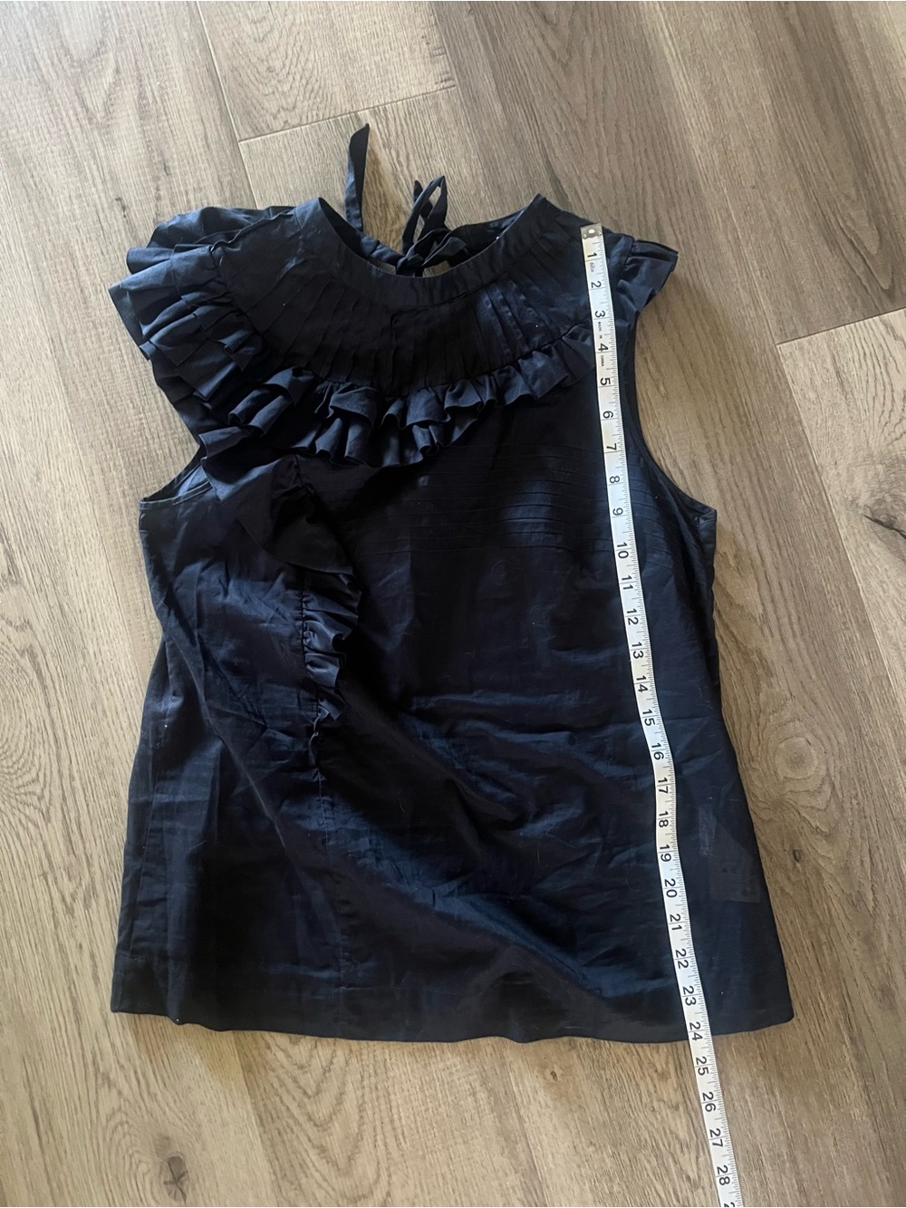 Sisley Navy Ruffle Pintuck Shell Top - Picture 6 of 9